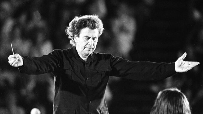 mikis-theodorakis-1983