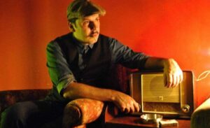 Ηλίας Καλπάκας: Το θέατρο, για μένα, είναι μια μηχανή μνήμης!