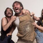 Κριτική: Άγριος Σπόρος — μια παράσταση που δεν παίζεται, αλλά βιώνεται