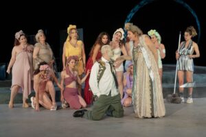 «Λυσιστράτη» του ΚΘΒΕ: Όταν ο Αριστοφάνης μιλά για το σήμερα με γυναικεία φων