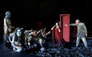 Κριτική: Η Καρυοφυλλιά Καραμπέτη απογειώνει τη «Μήδεια» του Νικίτα Μιλιβόγεβιτς