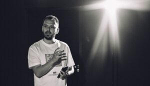Γιάννης Μαυρόπουλος: “Θέλουμε να ενεργοποιούμε τη σκέψη και το θυμικό των παιδιών”